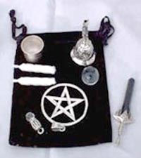 WICCA, Herramientas Wicca, Herramientas Mágicas, Altar Wicca, Pentaculo, Caliz, Athame, Vara Mágica, Caldero